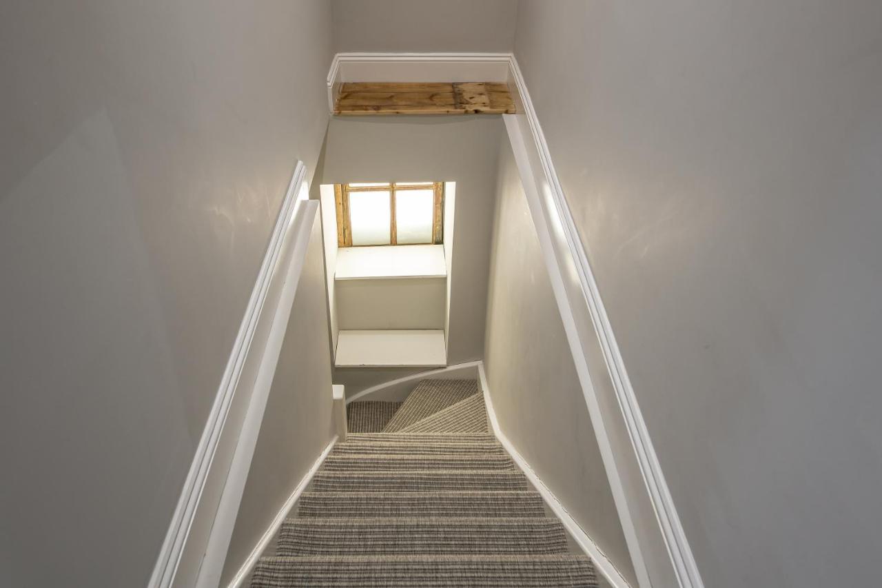 Georgian 2 Bed Apartment With 3 Bathrooms And Parking Екстериор снимка