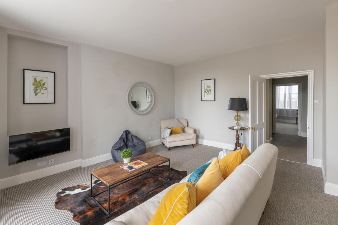 Georgian 2 Bed Apartment With 3 Bathrooms And Parking Екстериор снимка