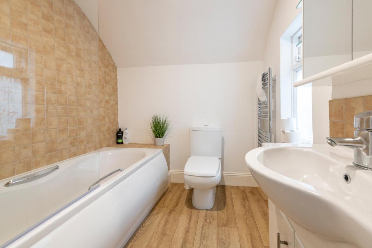 Georgian 2 Bed Apartment With 3 Bathrooms And Parking Екстериор снимка